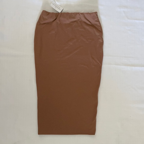 New Windsor Tan Pencil Skirt - Picture 1 of 2